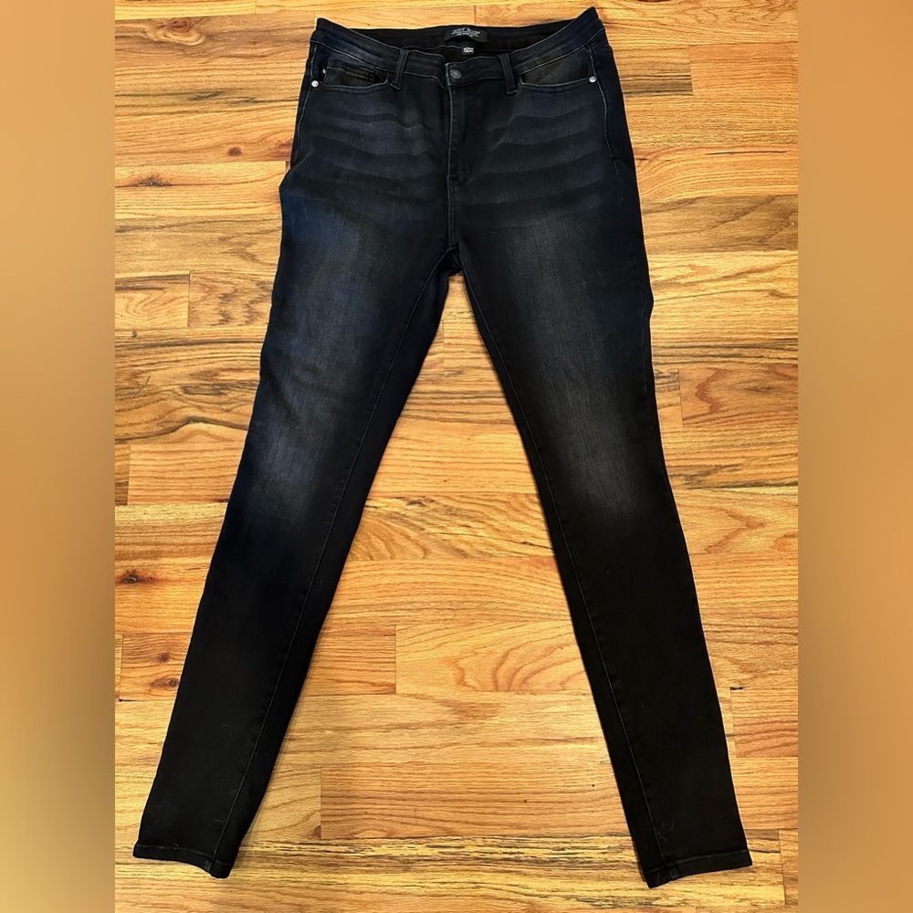 Judy Blue Black Skinny Jeans Sleek Fit
